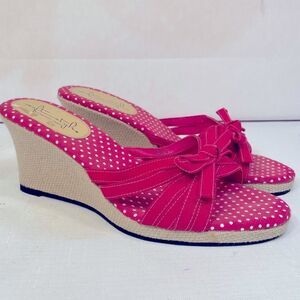 PINK WITH WHITE POLKA DOTS 3” WEDGE HEEL SLIP ON SIZE 8 BY SOFT STYLE